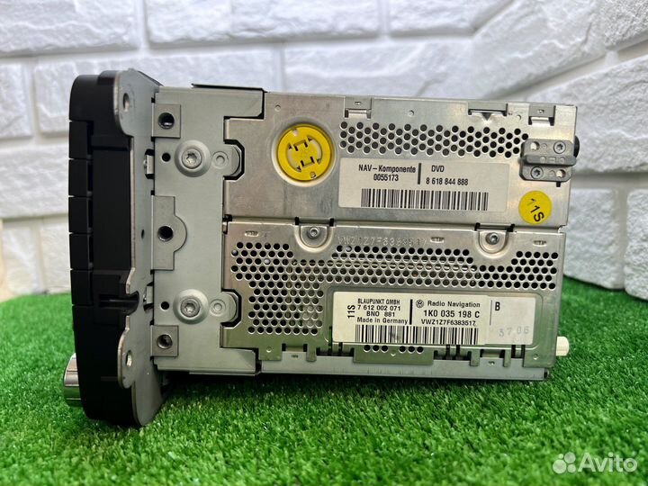 Штатная оригинальная магнитола Volkswagen BNO 881