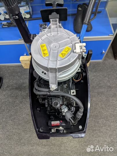 2х-тактный лодочный мотор Tohatsu M 9.8 BS витрина