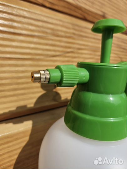 Опрыскиватель садовый помповый 3 литра