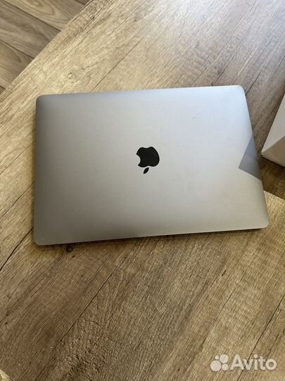 MacBook Air 13-inch (2020) 256гб