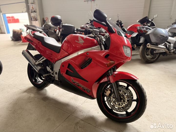 Honda VFR 750 F из Европы. ЭПТС РФ 2025
