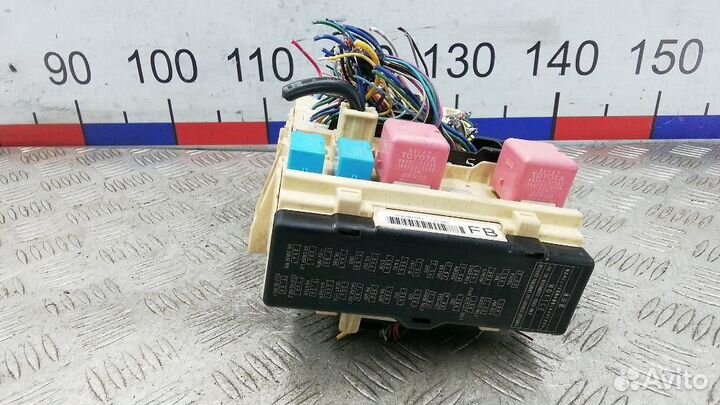 Блок предохранителей Lexus RX300/RX330/RX350/RX400