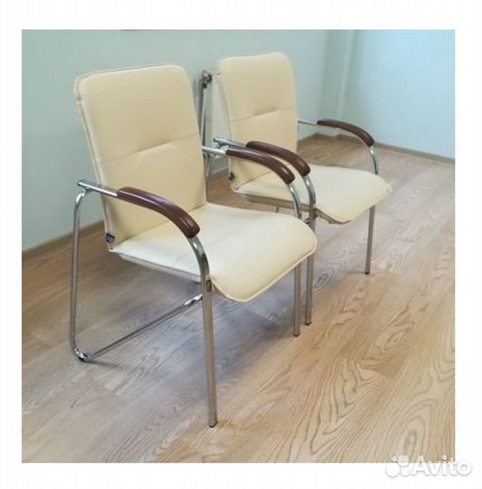 Стул крепкий для приемной переговорной