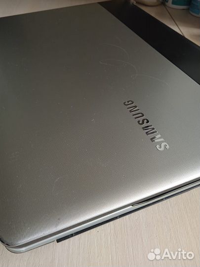 Ноутбук Samsung 4gb / диагональ экрана 14 рабочий