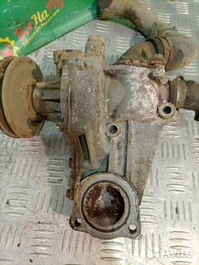 Помпа водяной насос Volkswagen Passat B5 седан 1.6