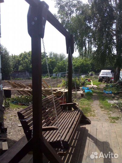 Садовые качели из дерева