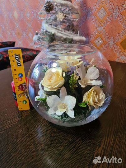 Живые цветы в стекле (вакууме)