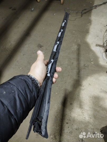 Молдинг лобового стекла левый Bmw X5