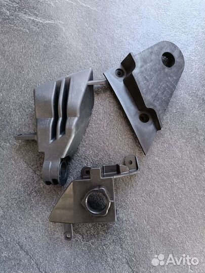 Крепления левой фары mercedes w212