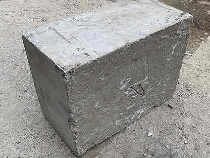 Блок бетонный маленький