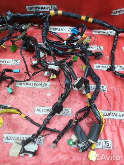 Коса под торпедо Suzuki Escudo TD54W J20A 2005