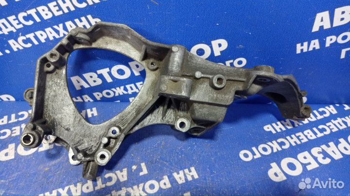 Кронштейн гидроусилителя руля Renault Trafic