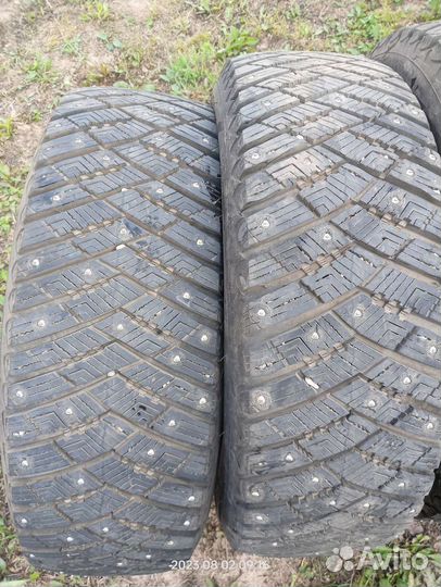 Goodyear UltraGrip Ice Arctic SUV 215/60 R17 100T