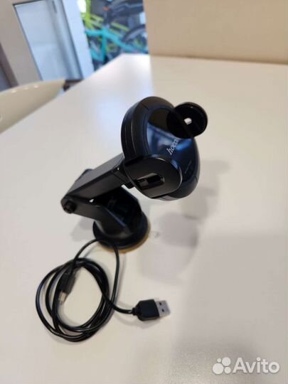 Автомобильное зу и держать hoco