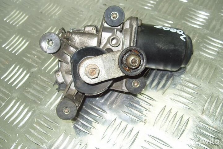 Моторчик стеклоочистителя передний Mazda 323