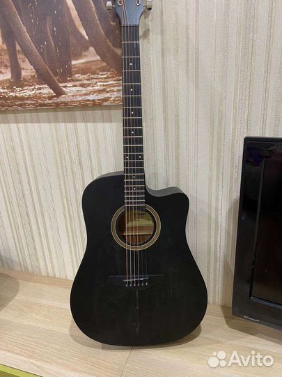 Акустическая гитара