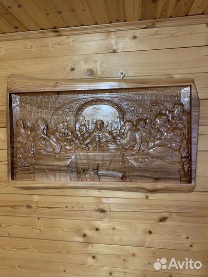Резное панно из дерева