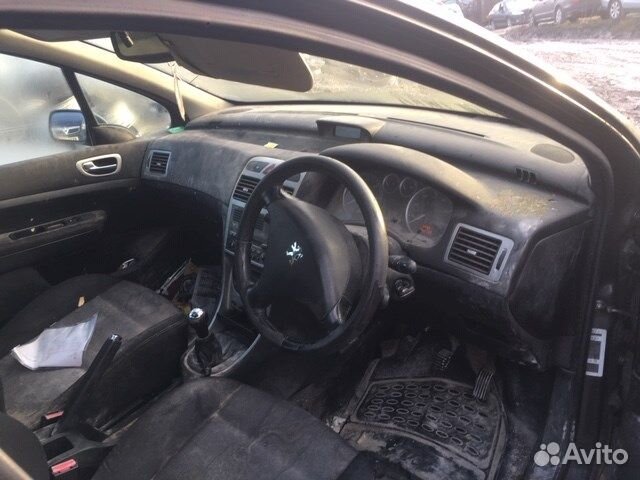 Разбор на запчасти Peugeot 307