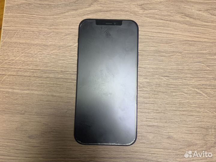 Телефон iPhone 12