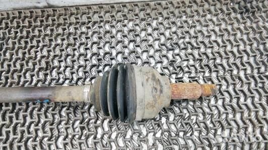 Привод передний правый opel vivaro (SBE11N101)