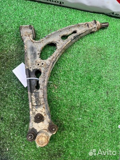 Рычаг передний левый правый Skoda Volkswagen