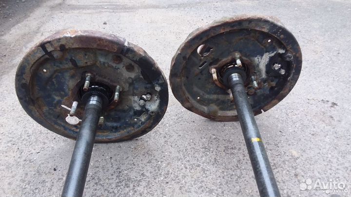 Полуось задняя Nissan Terrano LR50 Pathfinder