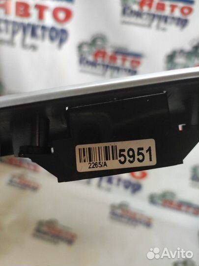 Накладка в салоне Chevrolet Cruze 300 седан F16D3