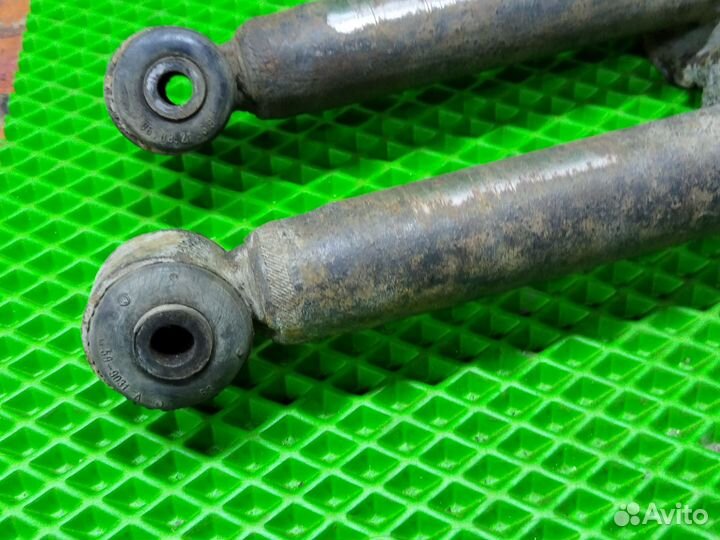 Задние стойки в сборе Mitsubishi carisma