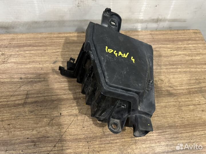 Корпус блока предохранителей Renault Logan