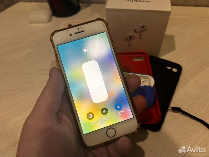 iPhone 8, 64 ГБ