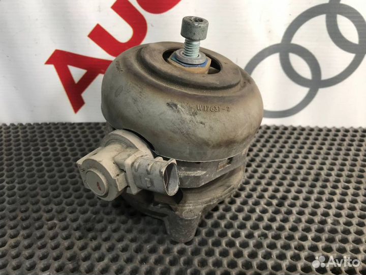 Audi a8 d3 опора двигателя