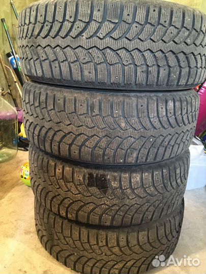 Bridgestone Blizzak Spike-01 225/60 R17