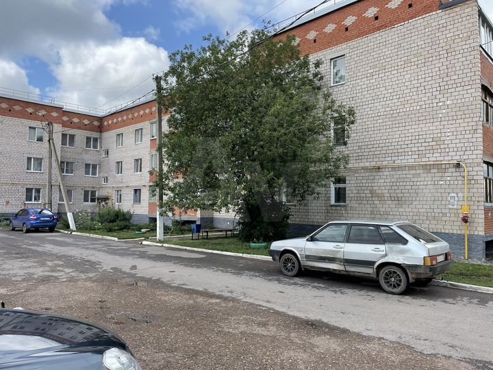 2-к. квартира, 52 м², 1/3 эт.