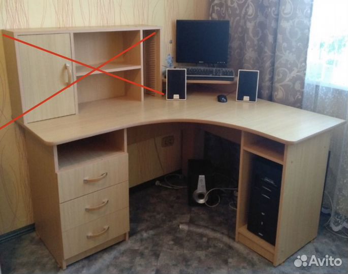 Компьютерный письменный угловой стол