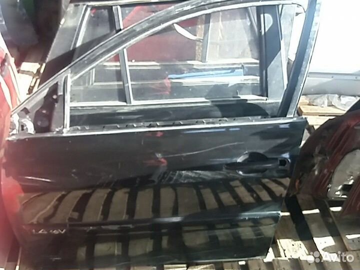 Дверь передняя левая Renault Megane-2