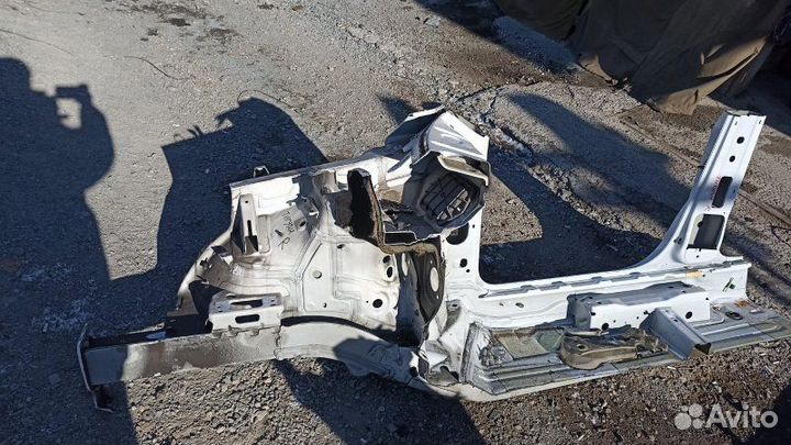 Стойка кузова правая Volkswagen Tiguan 5N1 CAW