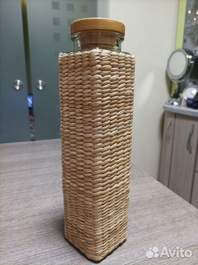 Стеклянная бутылка плетёная