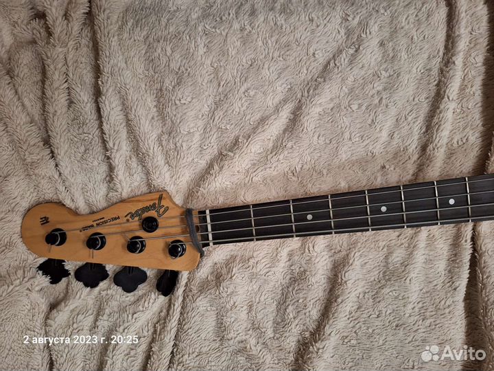 Бас гитара fender precision bass