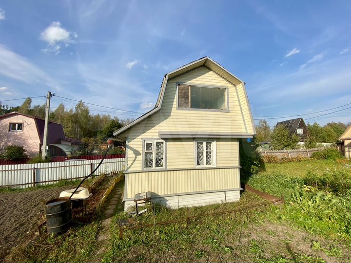 Дом 32 м² на участке 8,4 сот.