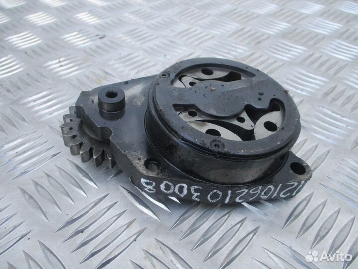 Насос масляный Iveco 4897481