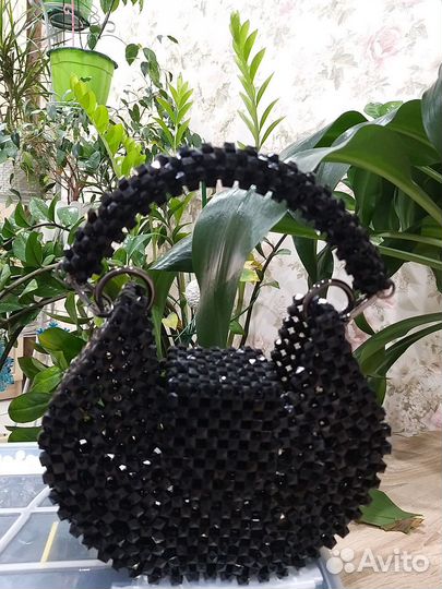 Сумка из бусин чёрная