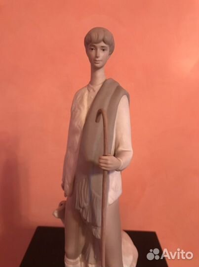 Статуэтка фарфор (Бисквит)