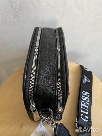 Сумочка женская через плечо новая Guess