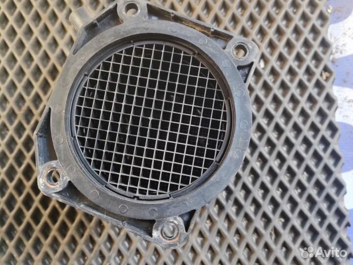 Расходомер воздуха Audi A6 06B133471