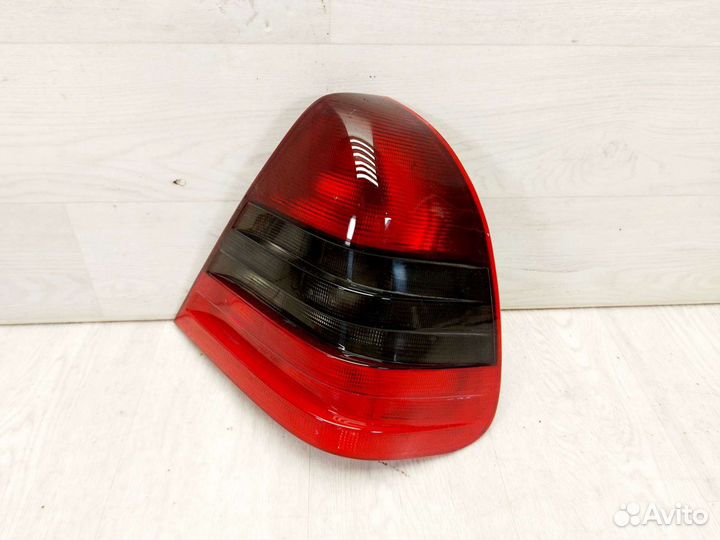 Фонарь задний правый Mercedes C (W202) 1997-2001