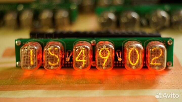 Часы Nixie Clock на ин-12 с секундами
