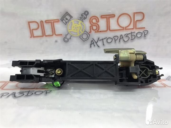 Внешняя ручка задней левой двери Nissan Fuga (Y50