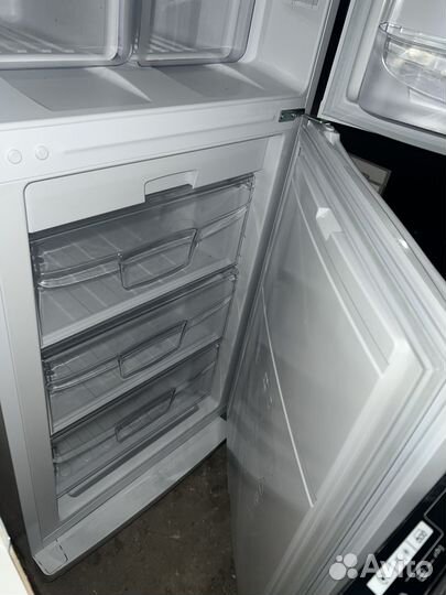 Холодильник Indesit no frost ES 20