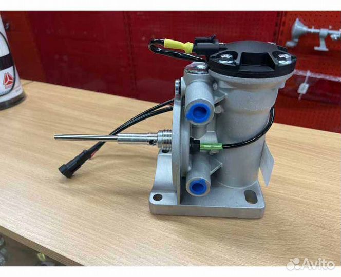 Кронштейн топливных фильтров под 16-й диаметр штуц