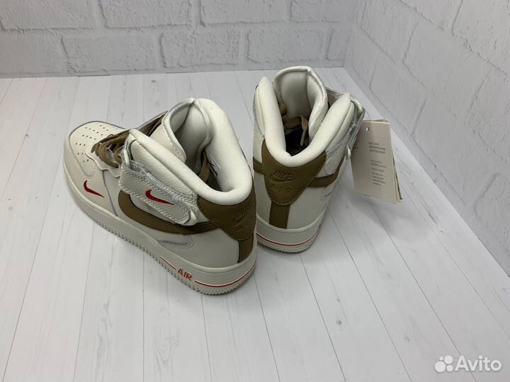 Кроссовки Nike Air Force 1 luxe